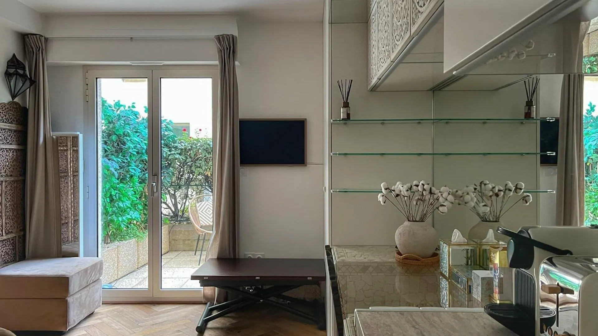 Paris Tour Eiffel Apartment 0*,  France