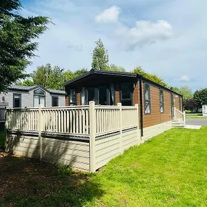 Woodpark With Hot Tub , York United Kingdom