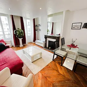 Apartment Colisee, Paris