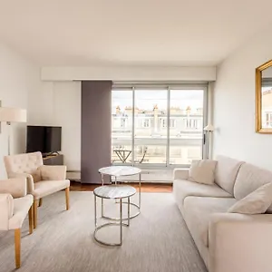 Apartment Eiffel Tower & Champs-elysees - 2br With Balcony - Cityapartmentstay, Paris