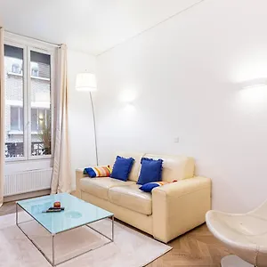 Apartment Guestready - Chic And Central Near Attractions, Paris